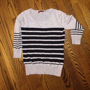 Gray & black 3/4 length sleeve sweater